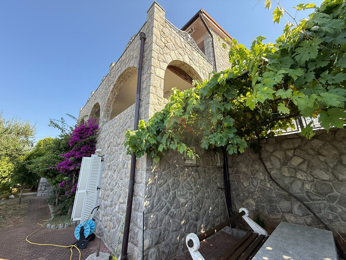 CRIKVENICA - Samostojna hiša, 50 m od morja
