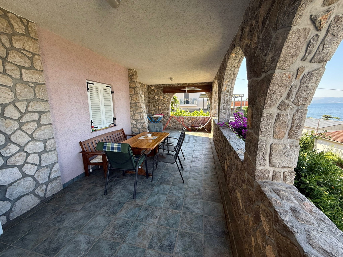 CRIKVENICA - Samostojna hiša, 50 m od morja