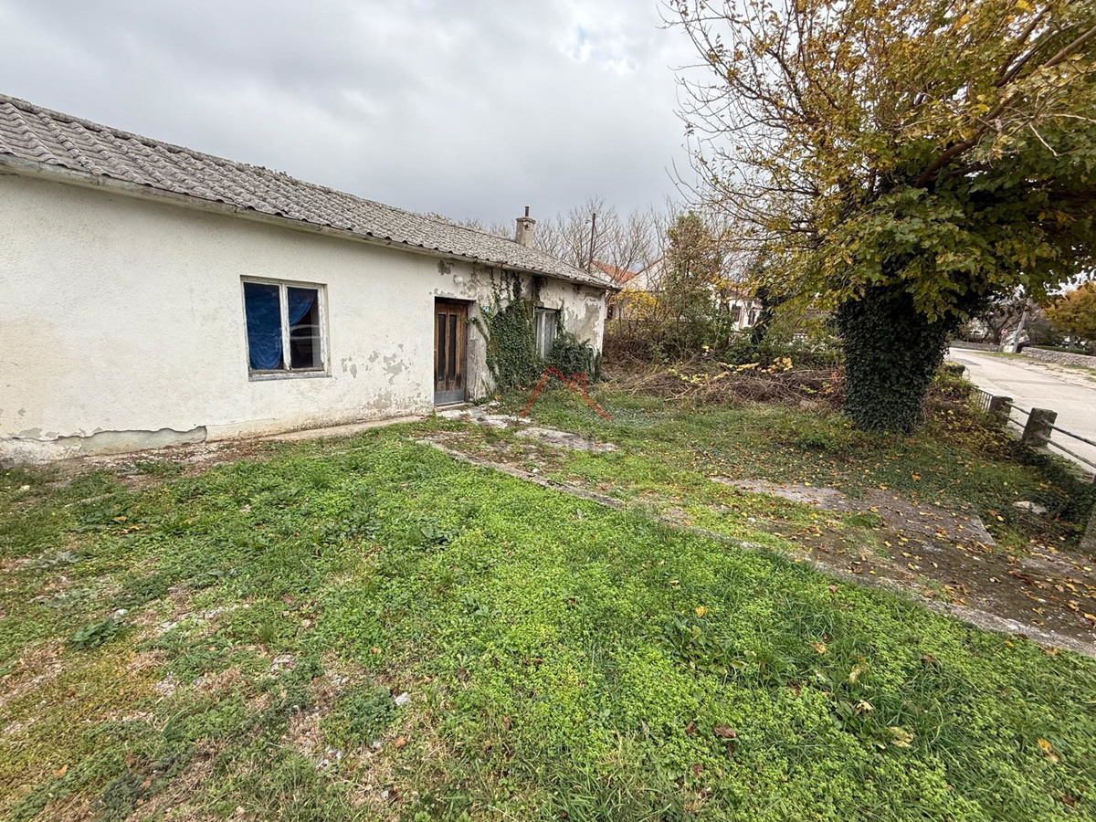 ŠMRIKA - Starina nedaleč od centra