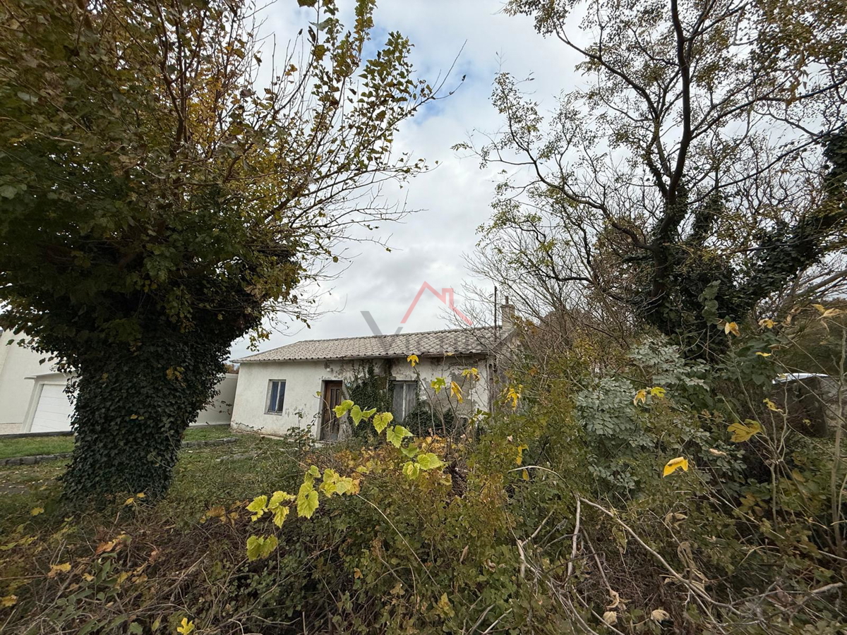 ŠMRIKA - Starina nedaleč od centra