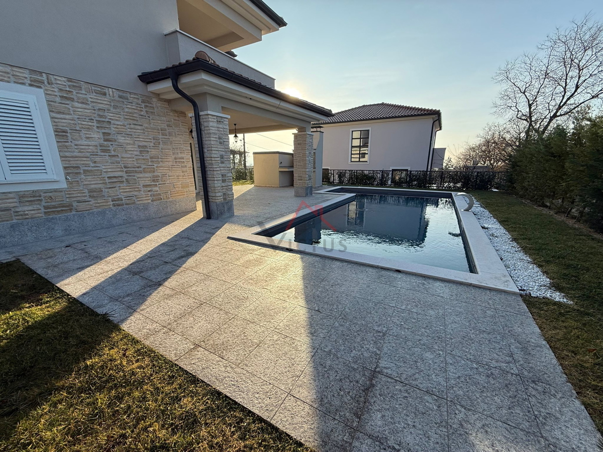 GARICA - Vila z bazenom in wellnessom