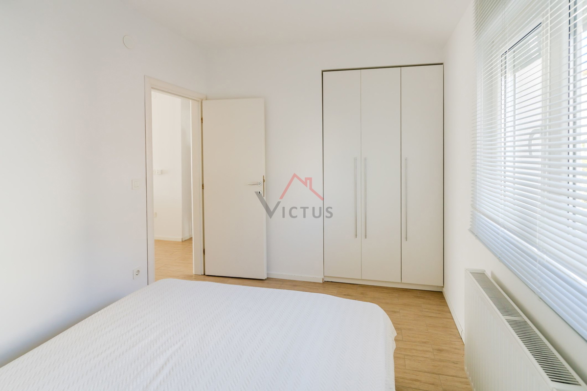 CRIKVENICA - Hiša s 4 stanovanji in bazenom