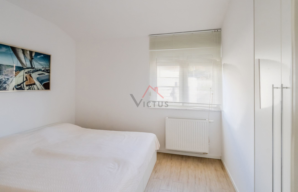 CRIKVENICA - Hiša s 4 stanovanji in bazenom