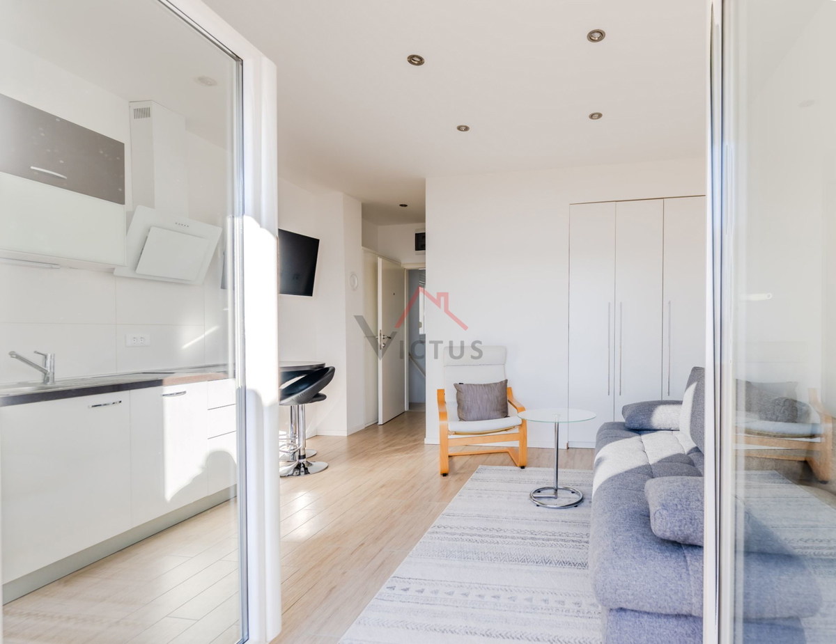 CRIKVENICA - Hiša s 4 stanovanji in bazenom