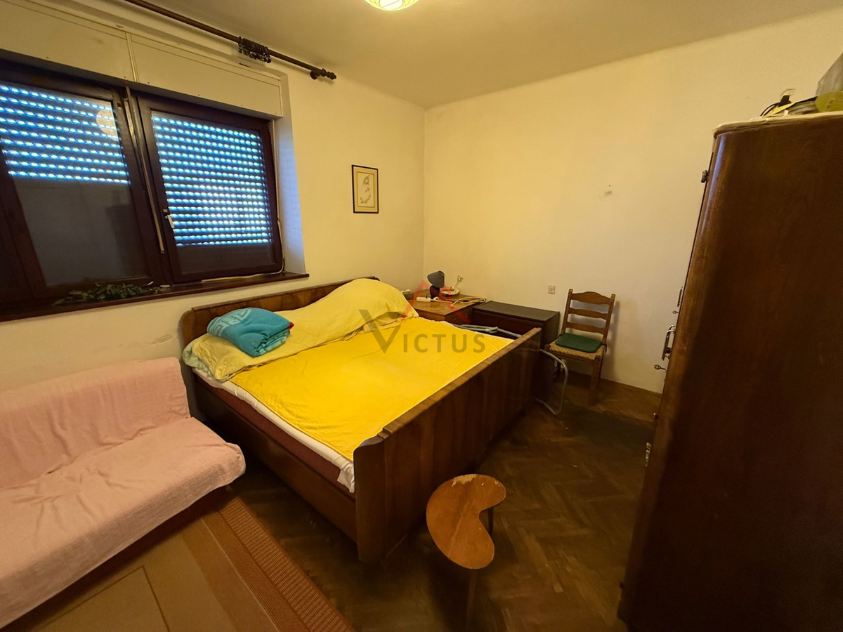 NOVI VINODOLSKI - Prostorno stanovanje v središču mesta, 80 m2