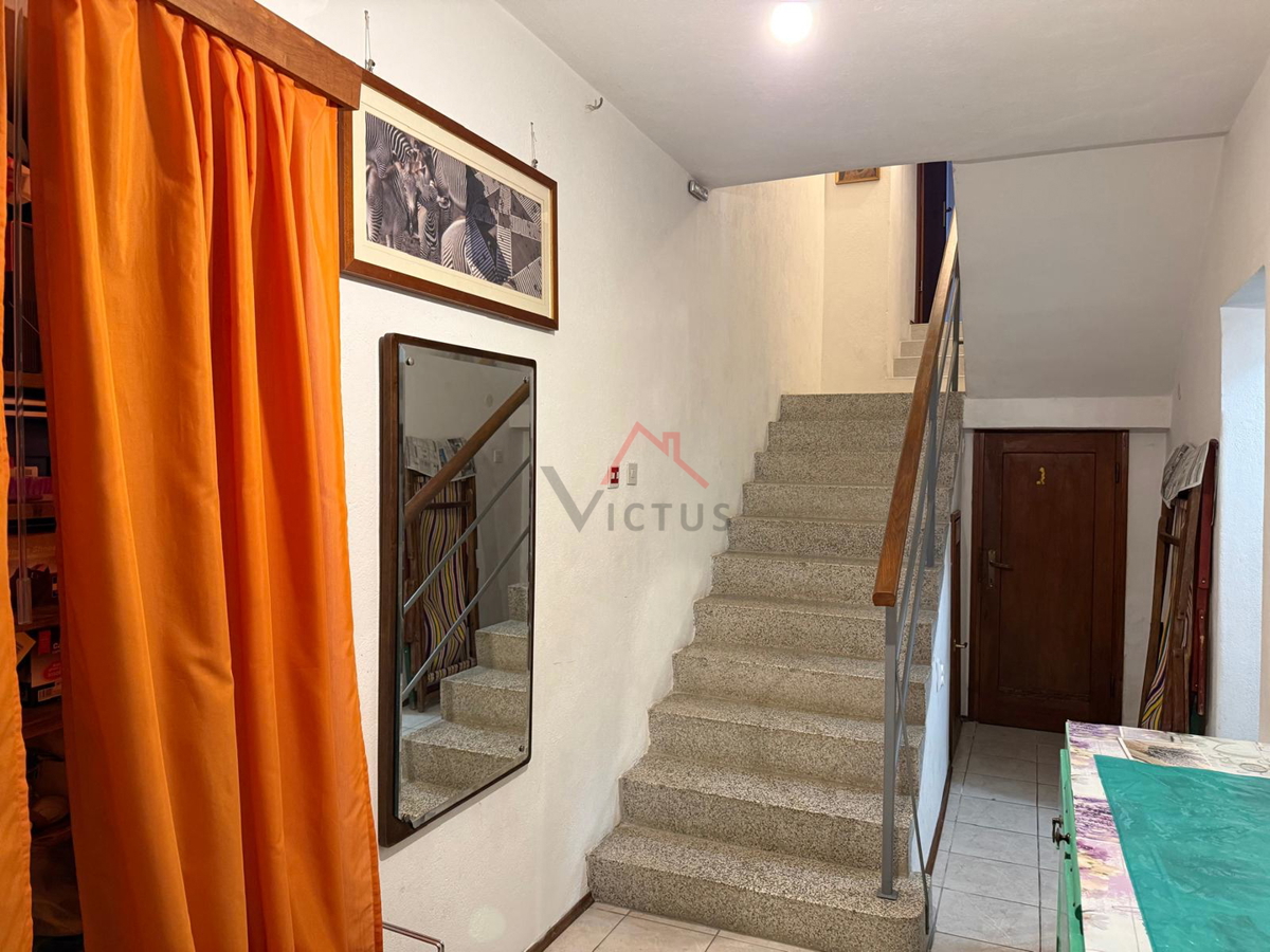 CRIKVENICA - Prostorna hiša v bližini morja in centra