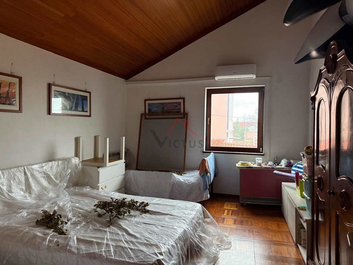 CRIKVENICA - Prostorna hiša v bližini morja in centra