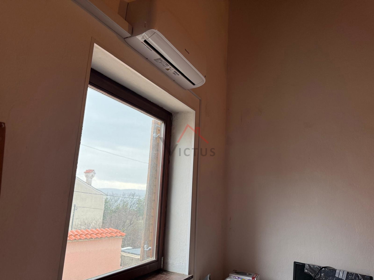 CRIKVENICA - Prostorna hiša v bližini morja in centra