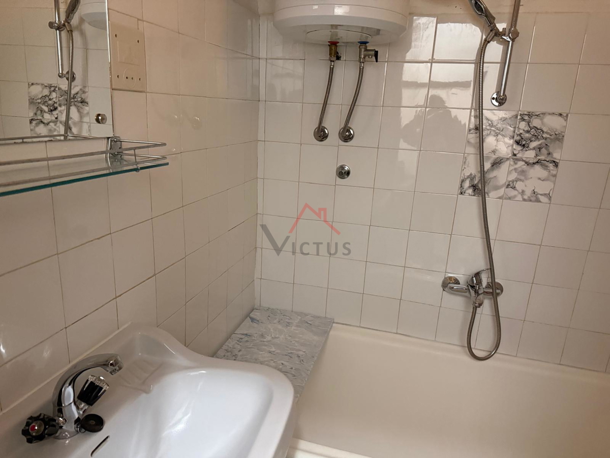 CRIKVENICA - Prostorna hiša v bližini morja in centra