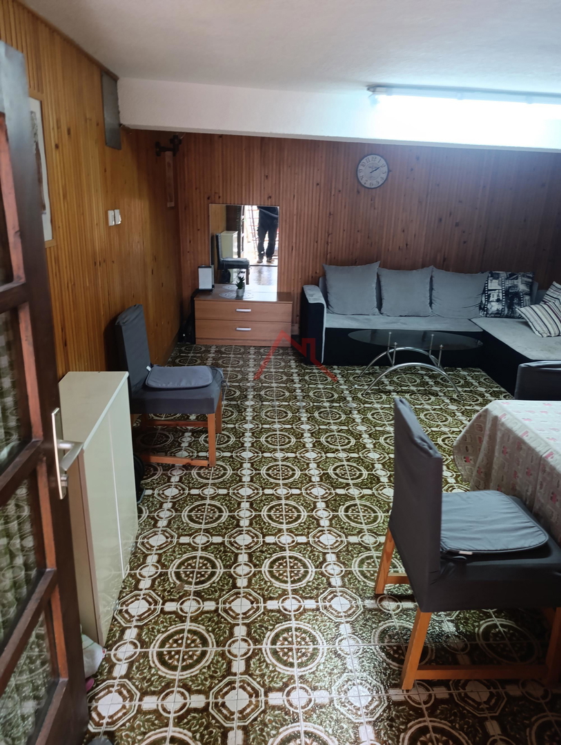 SELCE - Manjša hiša blizu centra