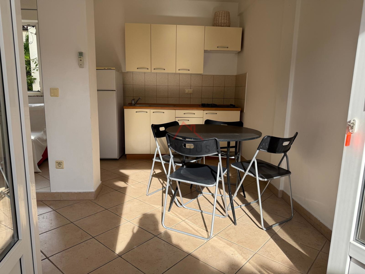 CRIKVENICA - Stan v pritličju blizu centra, 37 m2