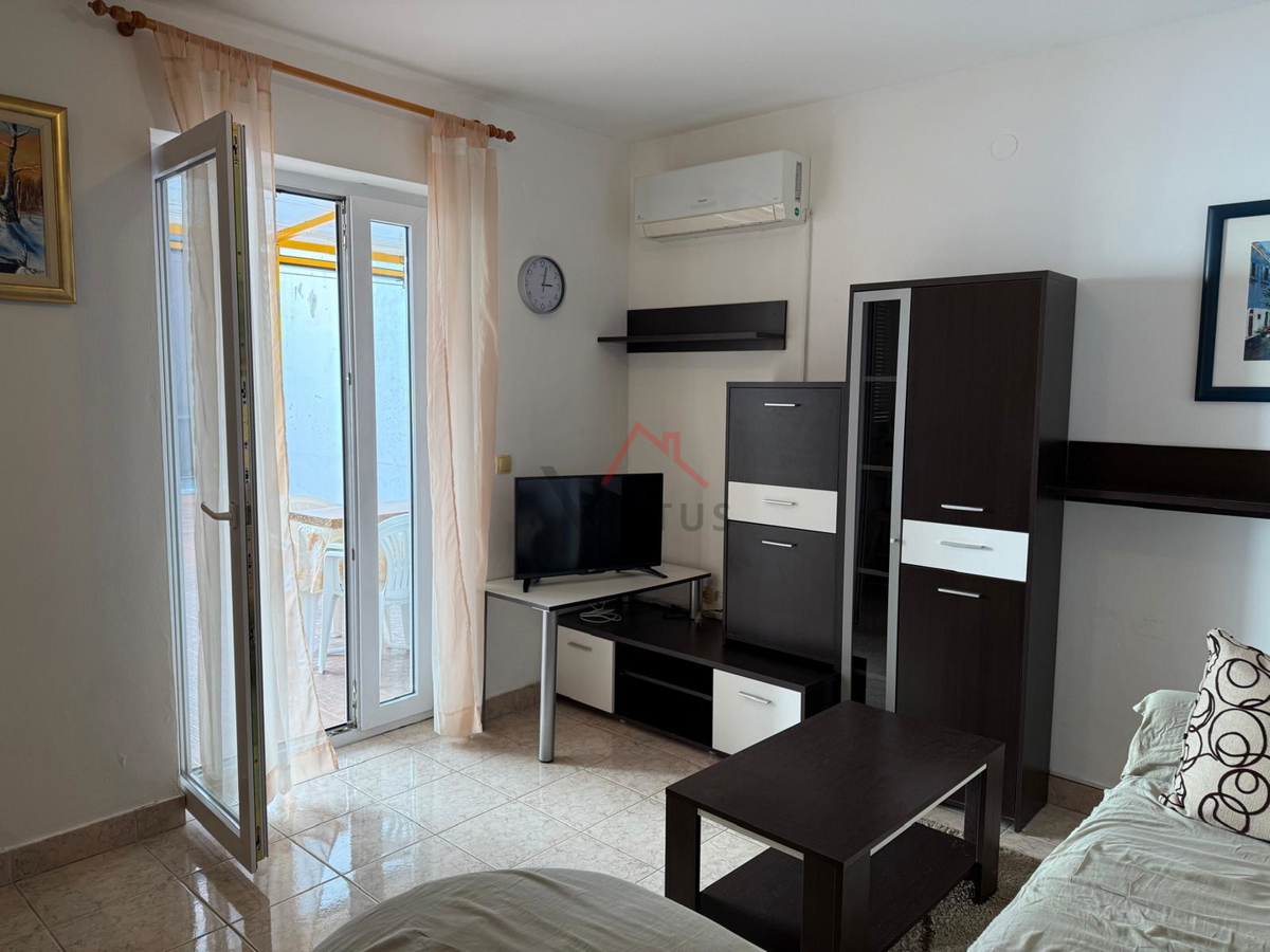 CRIKVENICA - 1S+DB, stanovanje 250 m od morja, 49 m2