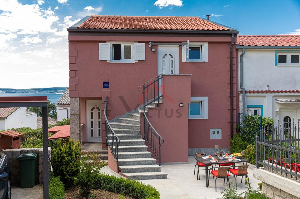 CRIKVENICA - Hiša s 3 apartmaji, 150 m od morja