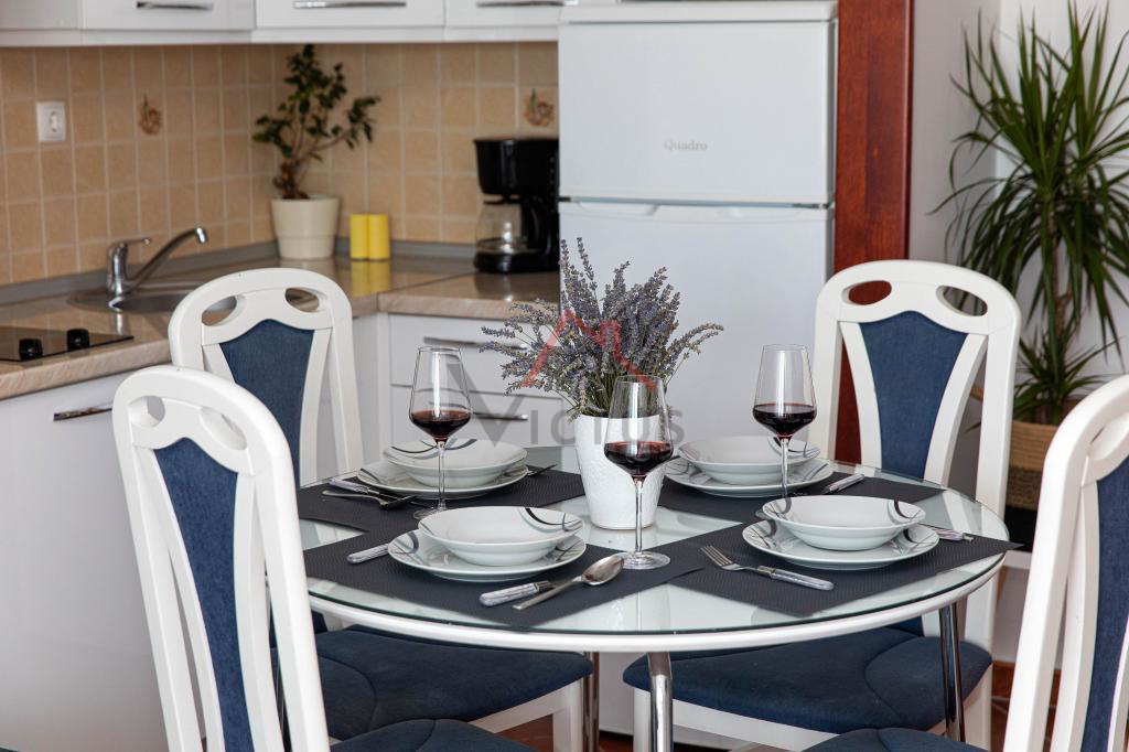 CRIKVENICA - Hiša s 3 apartmaji, 150 m od morja