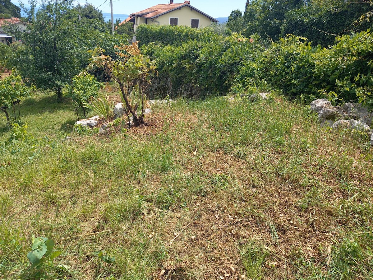 Ičići- Poljane- tradicionalna kamnita hiša na zelo mirni lokaciji