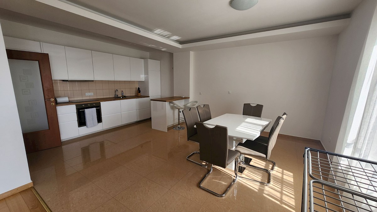 Prodamo apartma 115m²-Ičići