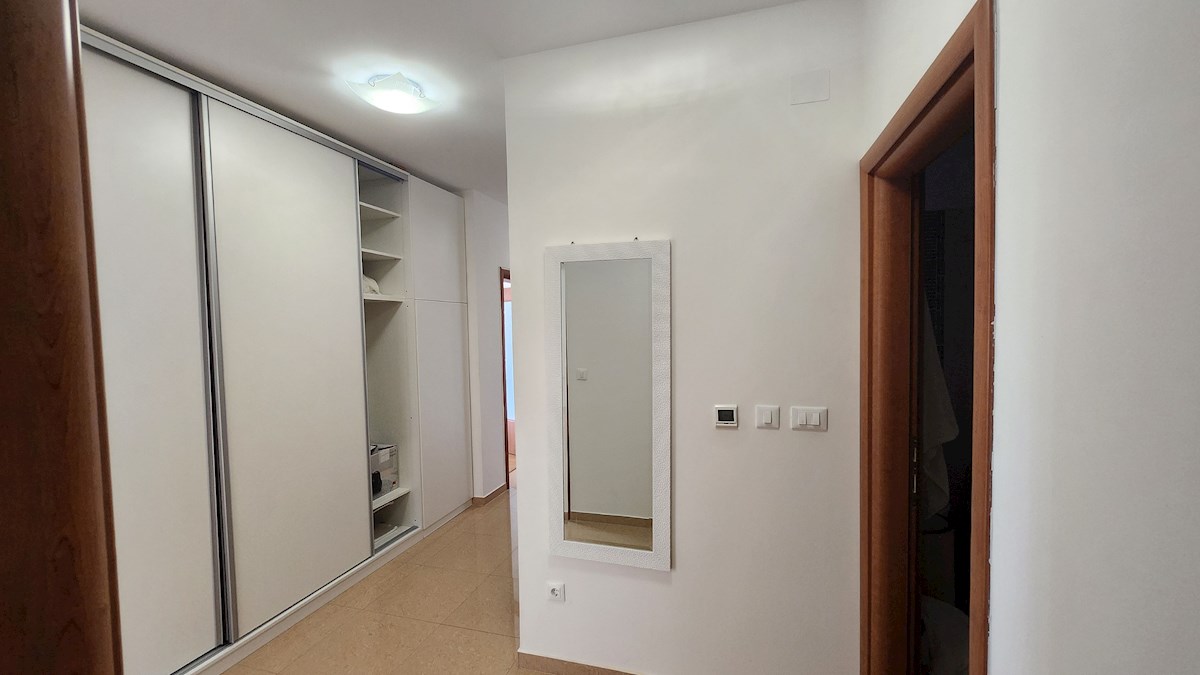 Prodamo apartma 115m²-Ičići