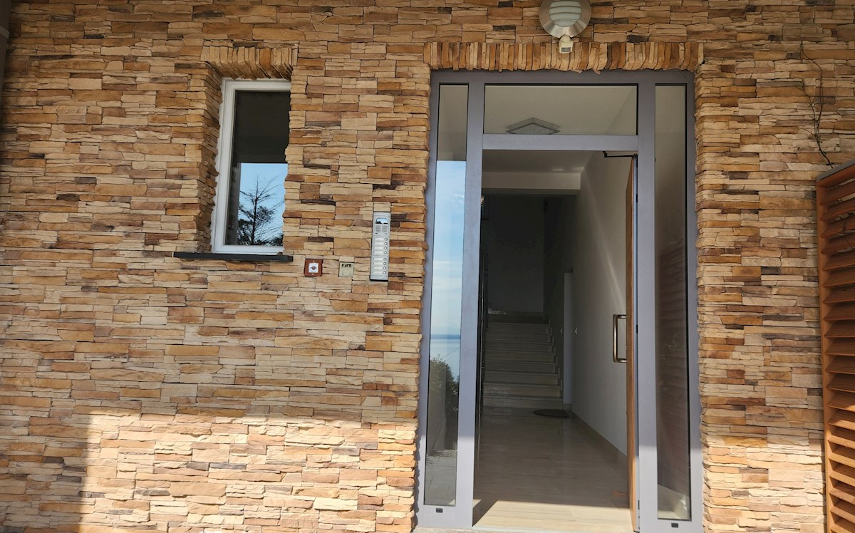 Prodamo apartma 110m²-Ičići