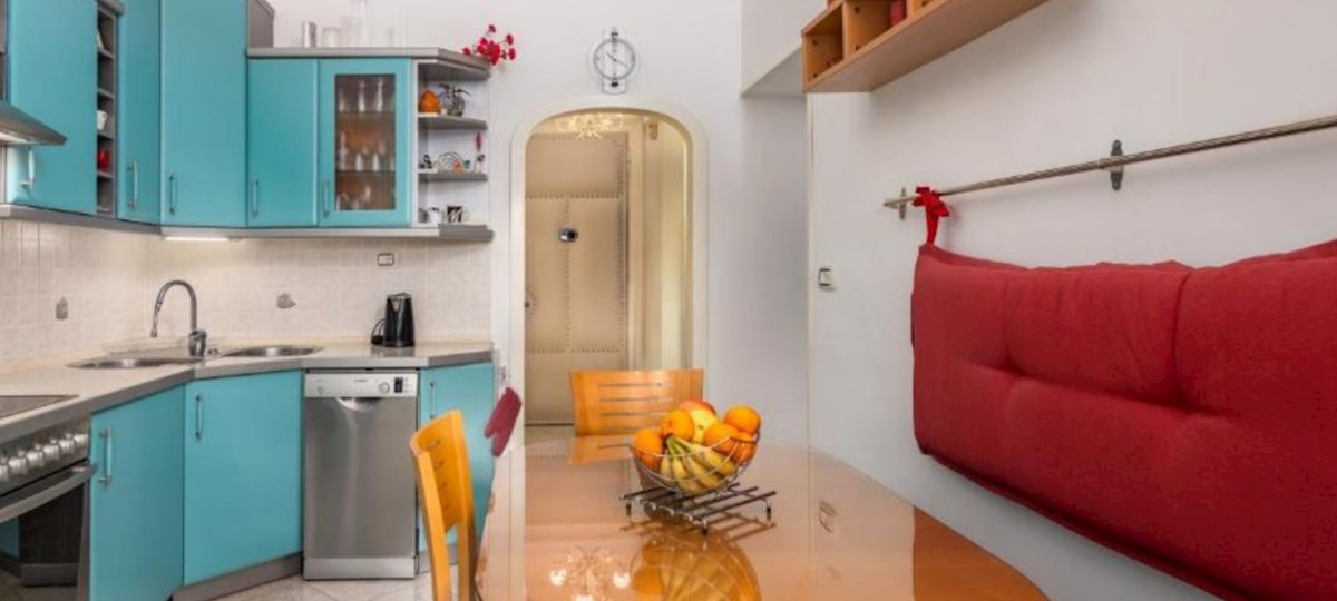 HOJA DO MORJA PRIBLIŽNO 250M, APARTMA + VRTNA HIŠA