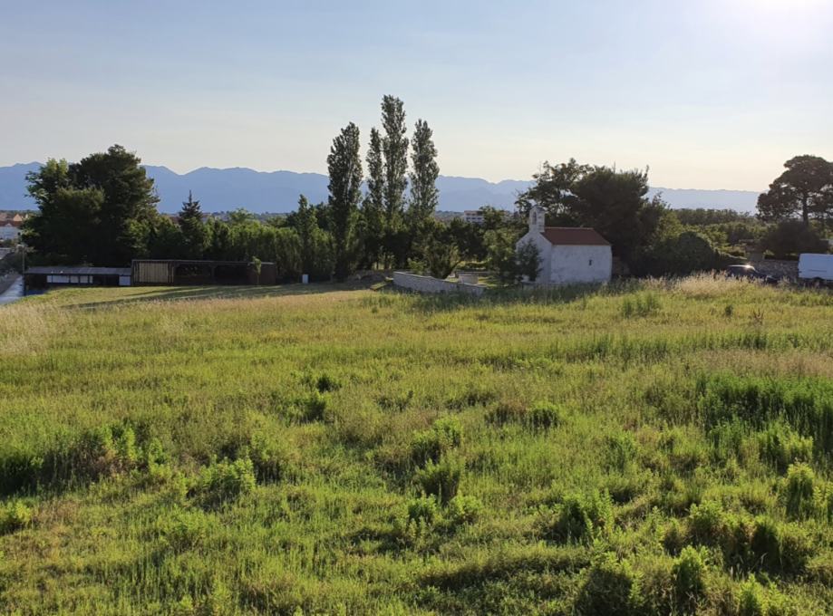 Vrsi Žukve, hiša (194 m2) z garažo, za adaptacijo + dokončan projekt, 30 metrov od plaže