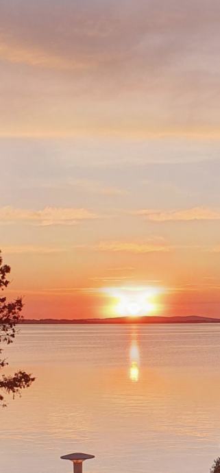 Vrsi Žukve, hiša (194 m2) z garažo, za adaptacijo + dokončan projekt, 30 metrov od plaže