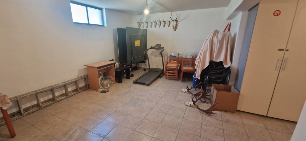 Sukošan, apartmajska hiša (915 m2) z 11 apartmaji