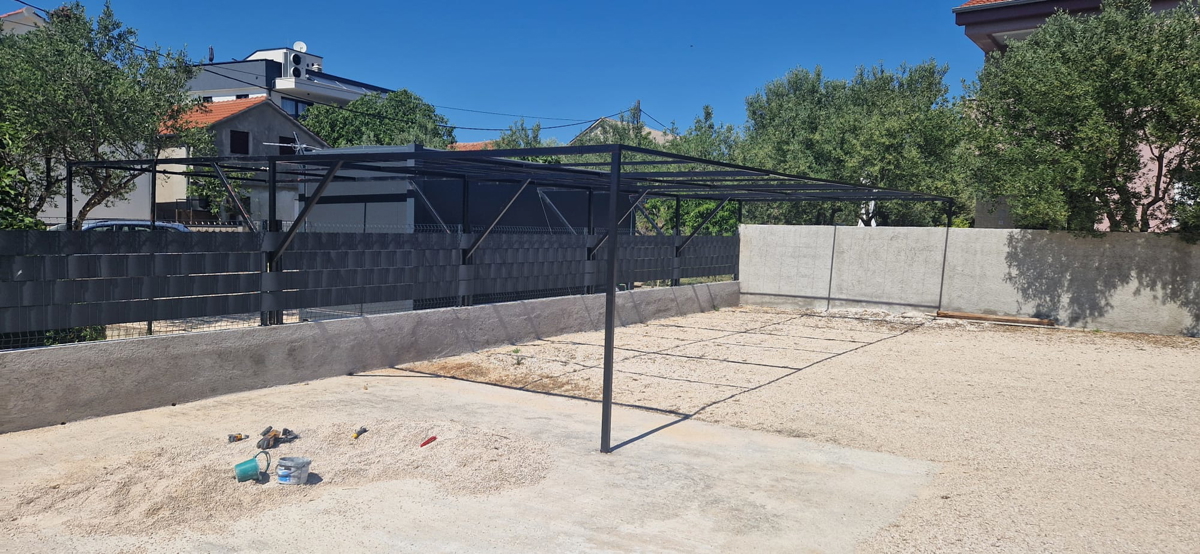 Sukošan, apartmajska hiša (915 m2) z 11 apartmaji