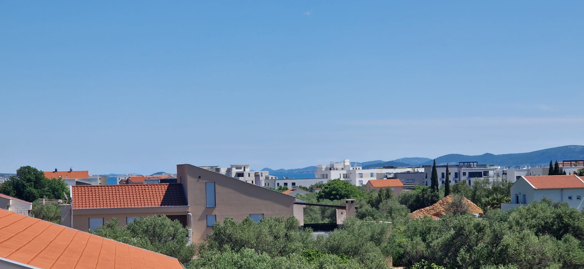 Sukošan, apartmajska hiša (915 m2) z 11 apartmaji