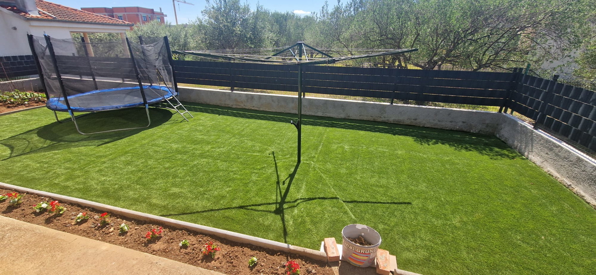 Sukošan, apartmajska hiša (915 m2) z 11 apartmaji