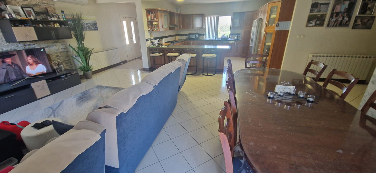 Sukošan, apartmajska hiša (915 m2) z 11 apartmaji