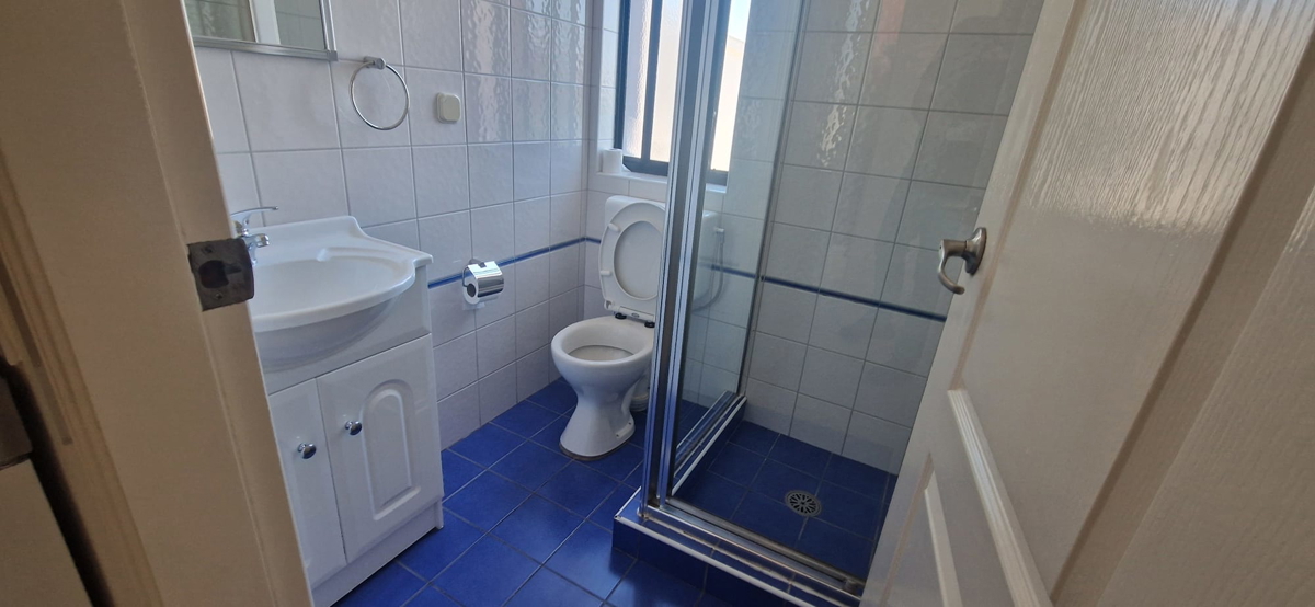 Sukošan, apartmajska hiša (915 m2) z 11 apartmaji