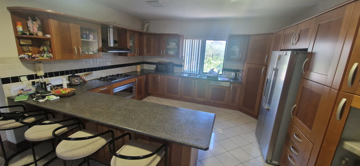 Sukošan, apartmajska hiša (915 m2) z 11 apartmaji