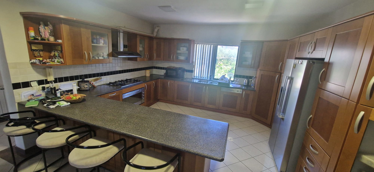 Sukošan, apartmajska hiša (915 m2) z 11 apartmaji