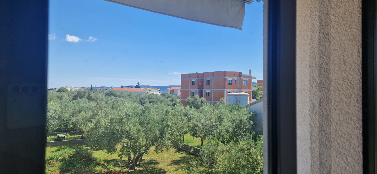 Sukošan, apartmajska hiša (915 m2) z 11 apartmaji