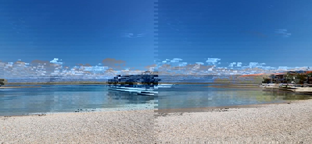 Vir, hiša z 2 apartmajema (148 m2), 150 metrov do plaže