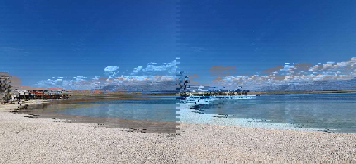 Vir, hiša z 2 apartmajema (148 m2), 150 metrov do plaže