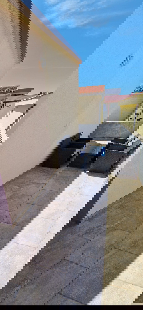 Vir, hiša z 2 apartmajema (148 m2), 150 metrov do plaže