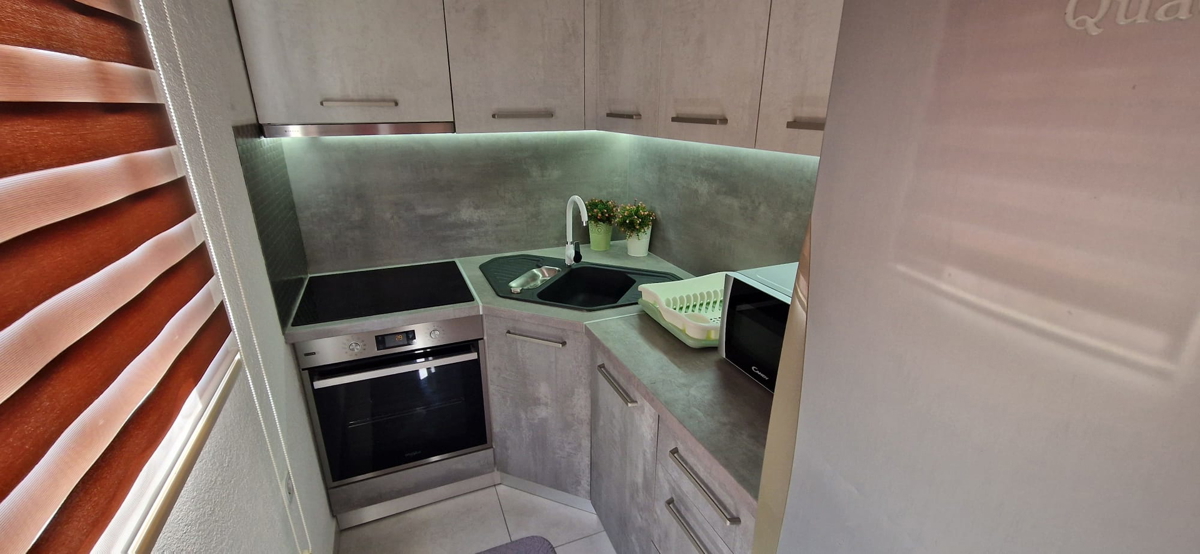 Vir, hiša z 2 apartmajema (148 m2), 150 metrov do plaže