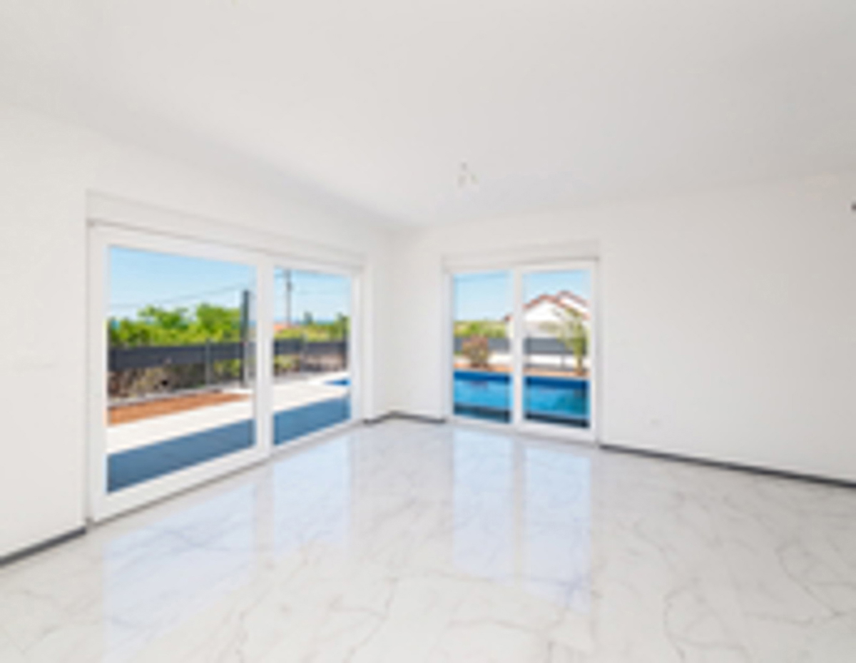 Vir - luksuzna vila (143 m2) z bazenom, RAZGLED! NOVOGRADNJA!