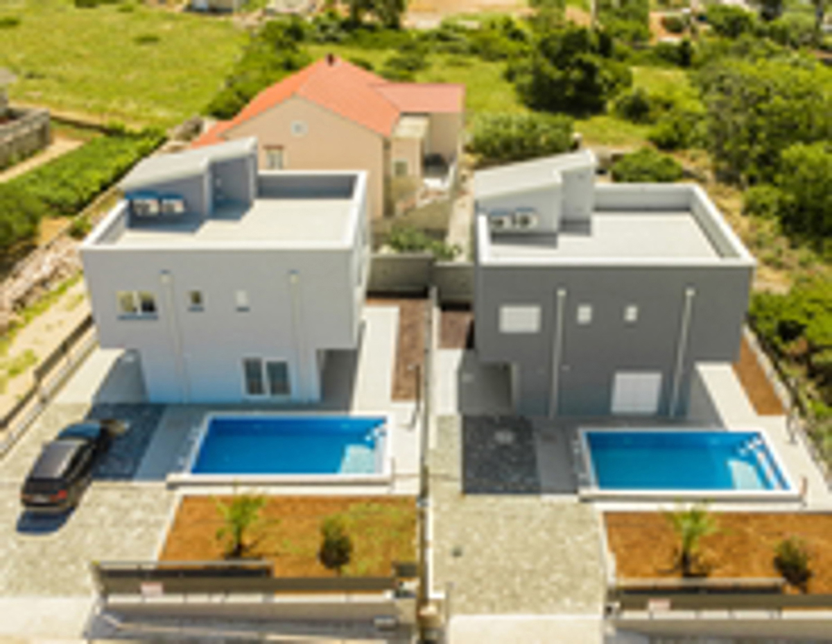 Vir - luksuzna vila (143 m2) z bazenom, RAZGLED! NOVOGRADNJA!