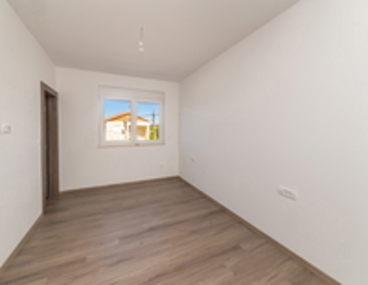 Vir - luksuzna vila (143 m2) z bazenom, RAZGLED! NOVOGRADNJA!