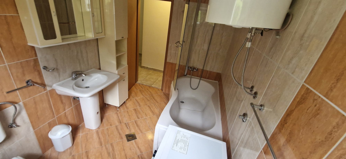 Zadar, Diklovac, sončno stanovanje z vrtno teraso (77,50 m2)