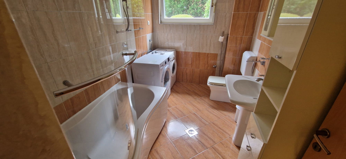 Zadar, Diklovac, sončno stanovanje z vrtno teraso (77,50 m2)