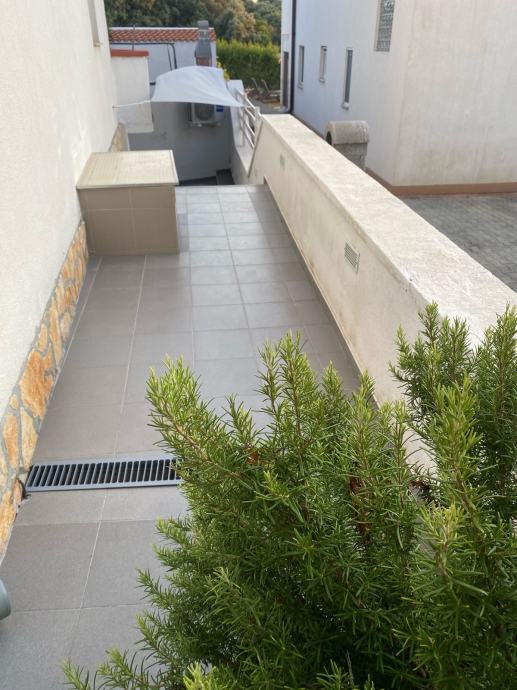 Petrčane, dvonadstropno stanovanje (119,94 m2) s čudovitim vrtom