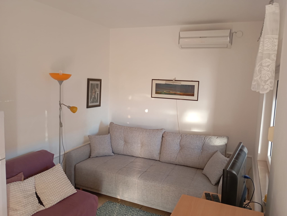 Vir, pritlična hiša v nizu (50,20 m2), 30 metrov do plaže, PRILOŽNOST!