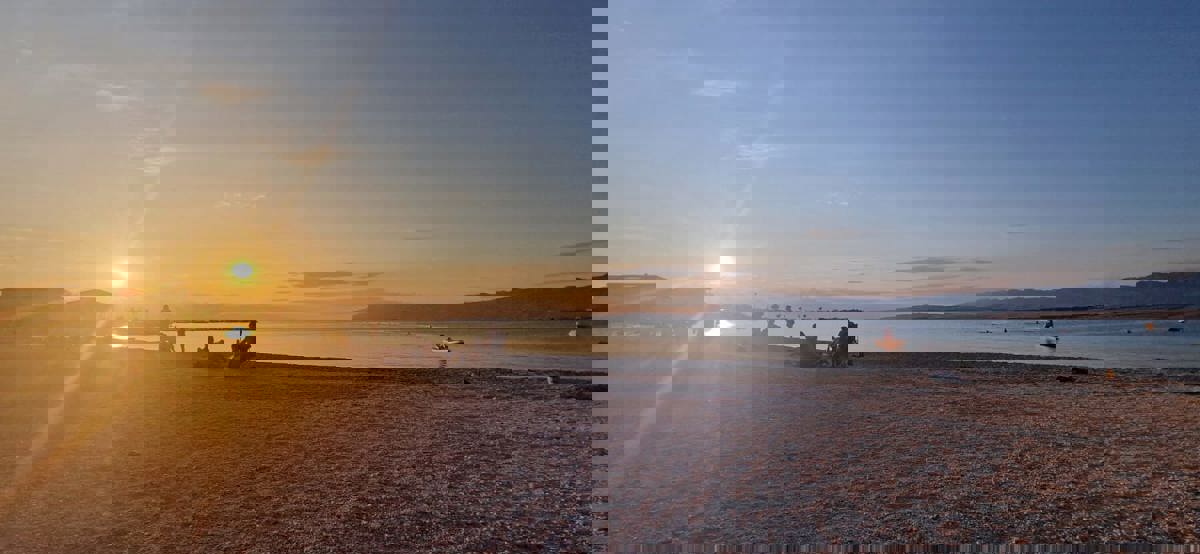 Vir, pritlična hiša v nizu (50,20 m2), 30 metrov do plaže, PRILOŽNOST!