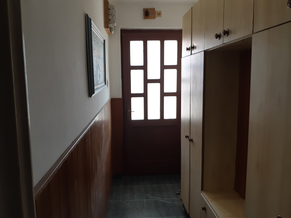 Zadar, Višnjik, odlična hiša (269 m2) na vrhunski lokaciji z veliko zemljišča