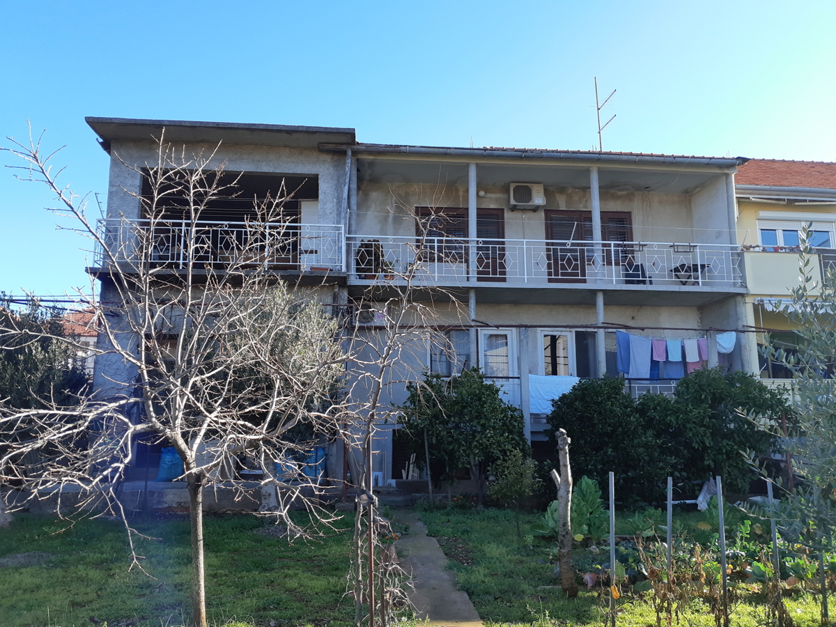 Zadar, Višnjik, odlična hiša (269 m2) na vrhunski lokaciji z veliko zemljišča