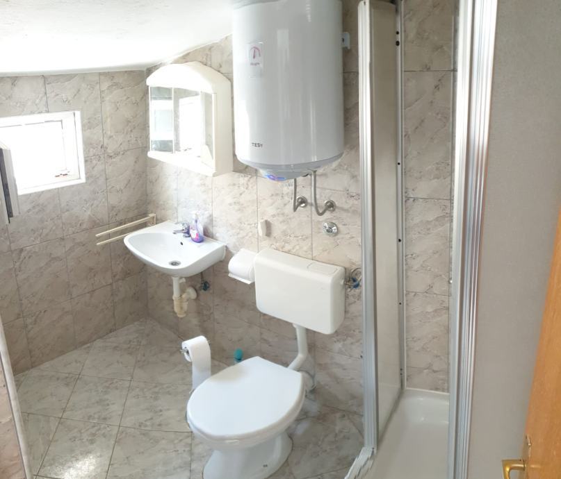 Vir, čudovita, moderna hiša s 4 apartmaji (230 m2), odlična lega