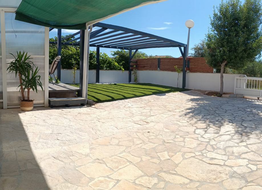 Vir, čudovita, moderna hiša s 4 apartmaji (230 m2), odlična lega